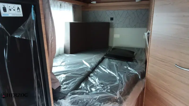 interiorShots.beds