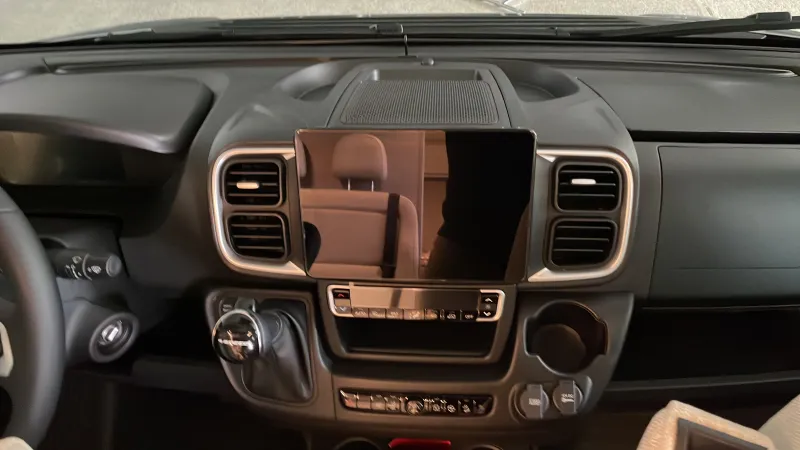 interiorShots.driversCab
