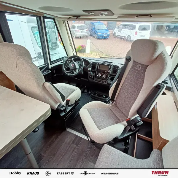 interiorShots.driversCab