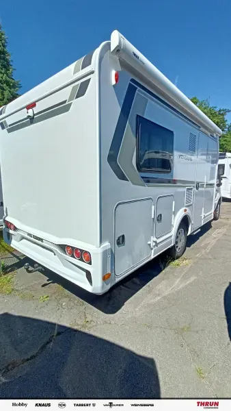 exteriorShots.obliqueRear