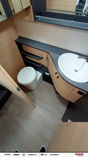 interiorShots.toilet