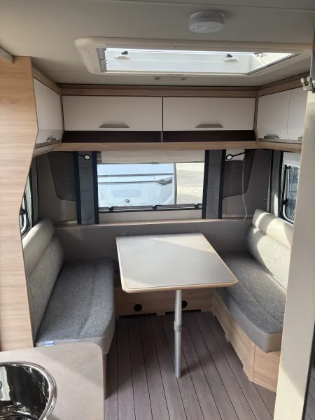 Knaus Südwind 460 EU Black Selection Weiß, MonoControl ThuleMarkise