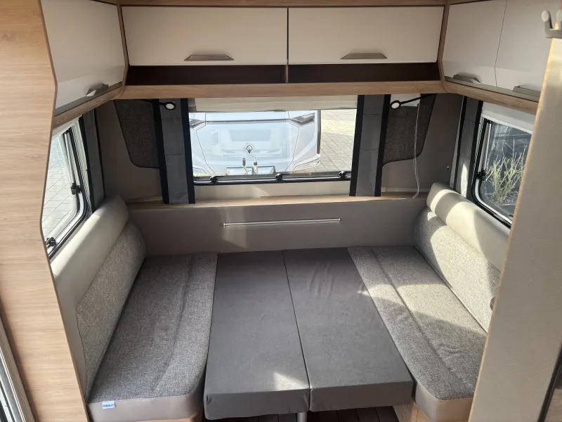 Knaus Südwind 460 EU Black Selection Weiß, MonoControl ThuleMarkise