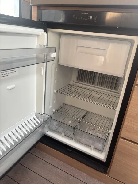 Knaus Südwind 460 EU Black Selection Weiß, MonoControl ThuleMarkise
