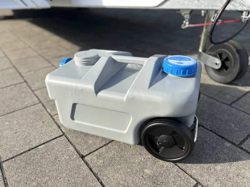 Knaus Südwind 460 EU Black Selection Weiß, MonoControl ThuleMarkise