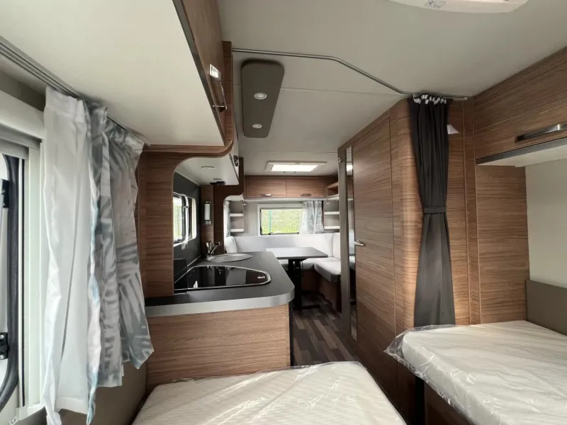 19980379.jpg 19980379.jpg