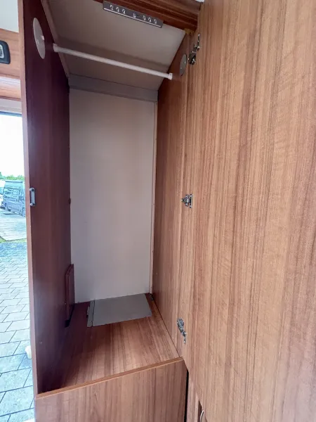 Eura Mobil Terrestra T 590 FB AHK, TV, Navi, Kamera, Autom.
