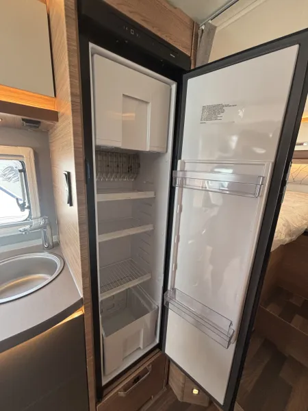 Weinsberg CaraCompact EDITION PEPPER 640 MEG Voll-LED, MBUX Distronic, etc.