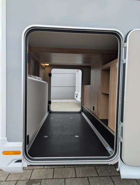 Knaus Sky TI 700 MEG IC- Line 3,8t Lithium CareDrive