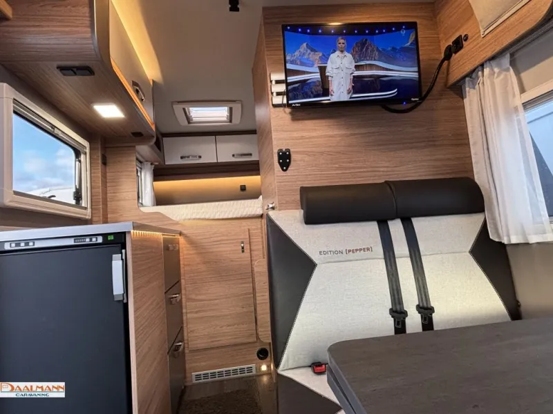 Weinsberg X-CURSION VAN 500 MQ EDITION [PEPPER] 3. Bett, Heck-Fahrradträger
