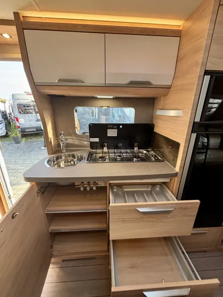 Knaus Südwind 580 QS Black Selection 177L Kühlschrank Spannbett-Set