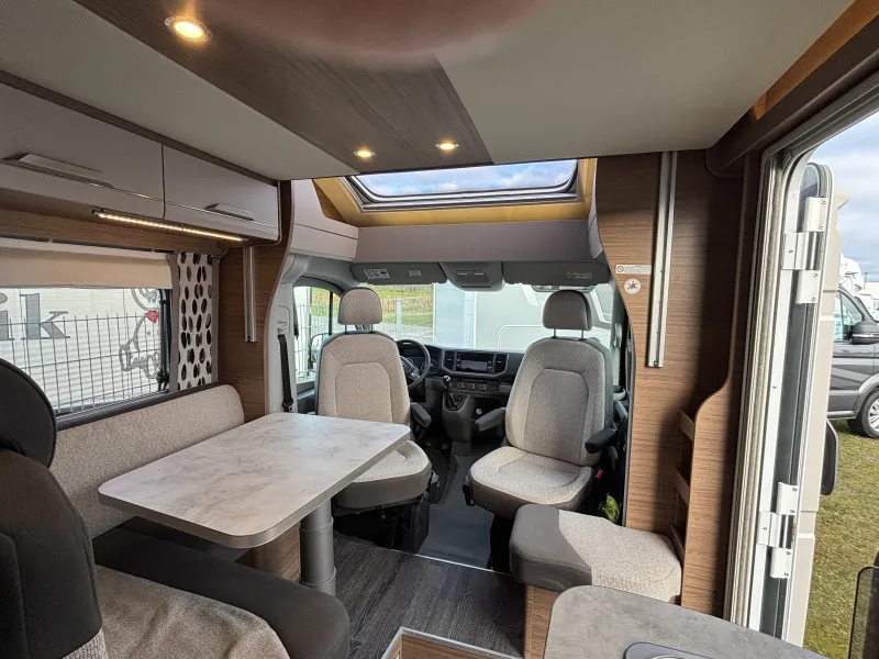 Knaus VAN WAVE 640 MEG Vansation MAN Hubbett, Luft-Zusatzfederung