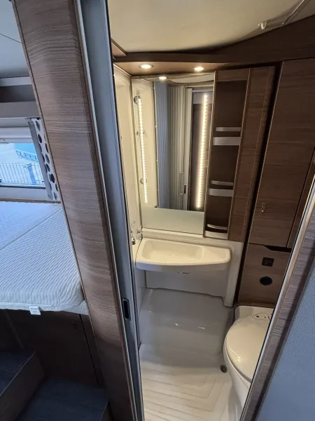Knaus VAN WAVE 640 MEG Vansation MAN Hubbett, Luft-Zusatzfederung