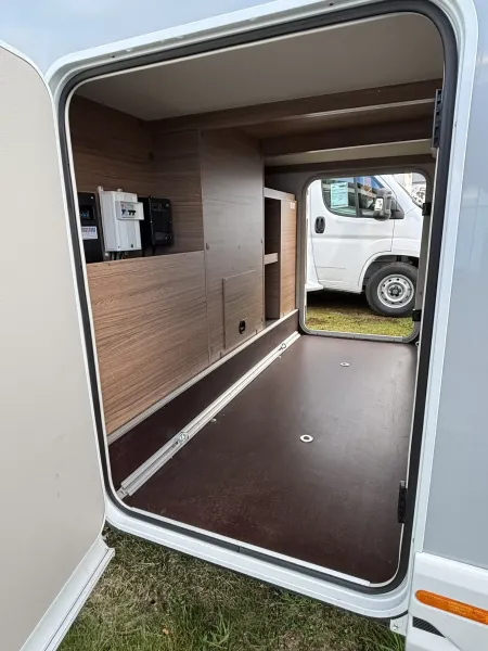 Knaus VAN WAVE 640 MEG Vansation MAN Hubbett, Luft-Zusatzfederung