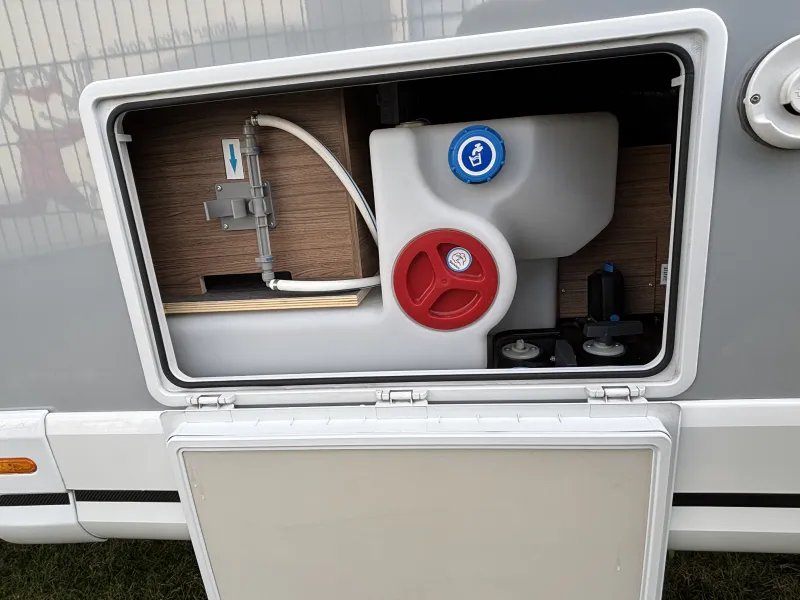 Knaus VAN WAVE 640 MEG Vansation MAN Hubbett, Luft-Zusatzfederung