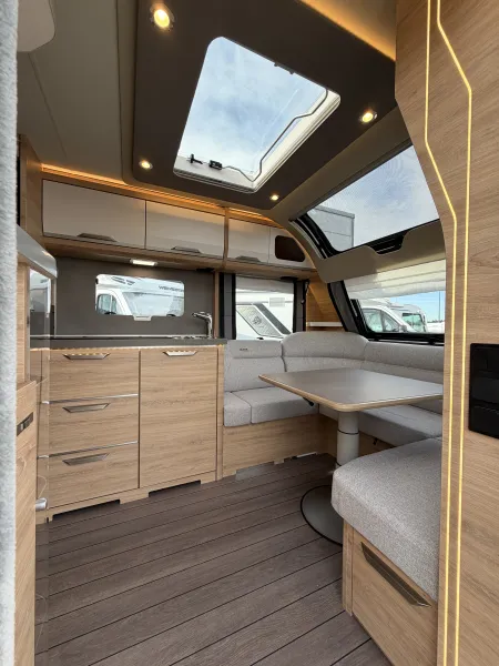 Knaus Südwind 540 UE Black Selection Fußbodenheizung, Tellerfedern