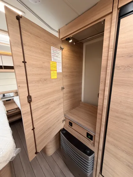 Knaus Südwind 540 UE Black Selection Fußbodenheizung, Tellerfedern
