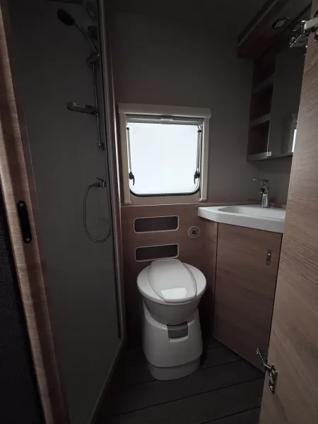 Knaus Südwind 580 QS Black Selection Active Rock, Bluetooth Sounds.