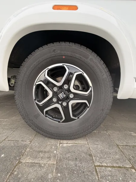 Knaus L!VE TI 650 MF Platinum Selection AHK Rahmenf. 180Ah.-Lithium