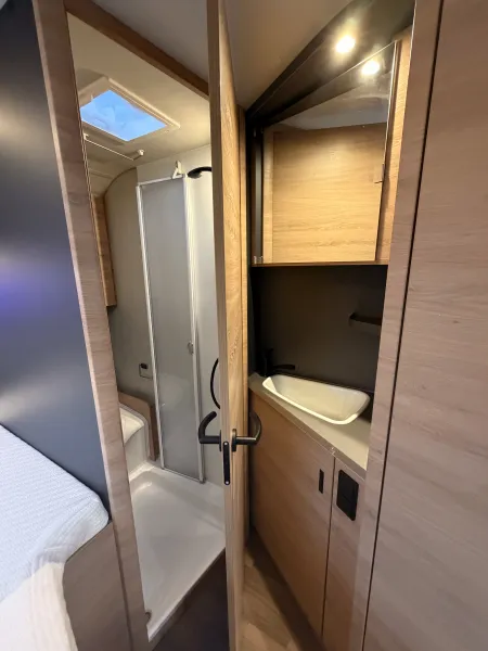 Knaus L!VE TI 650 MF Platinum Selection AHK Rahmenf. 180Ah.-Lithium