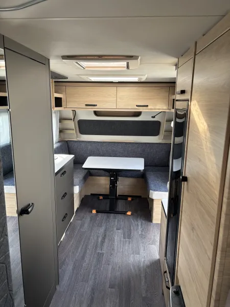 Weinsberg CaraOne 550 UK 1,7t 3 Pakete Ambientebeleucht