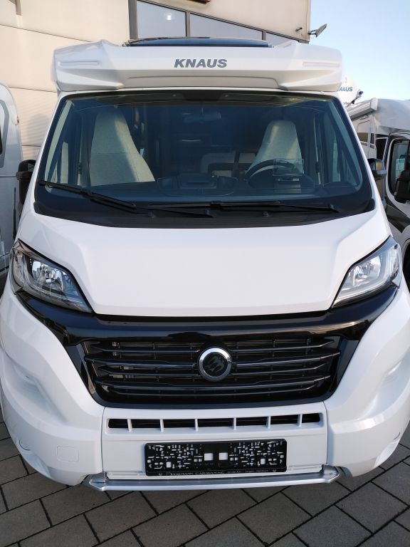 Knaus Sky Ti 700 MEG Platinum Selection als Teilintegrierter in