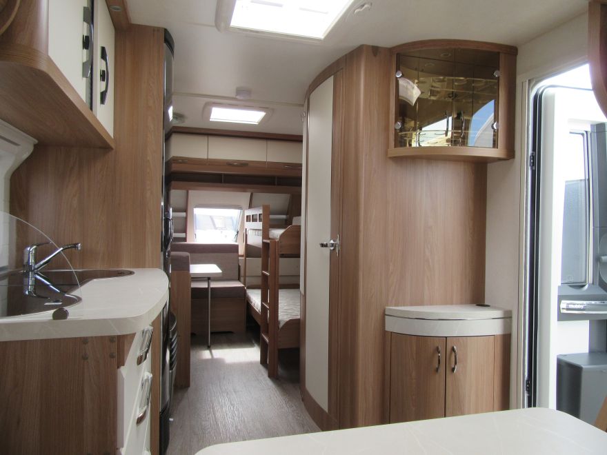 Hobby De Luxe 515 UHK mit Hubbett als Wohnwagen in Bocholt bei