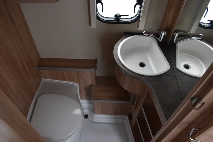 Fahrzeugbild Hymer Eriba Nova Light 425 #6