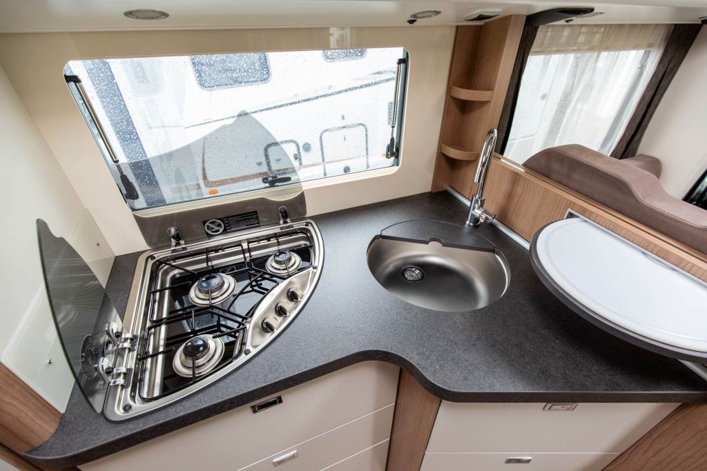 Malibu I 410 DB als Teilintegrierter in Sulzemoos bei caraworld.de