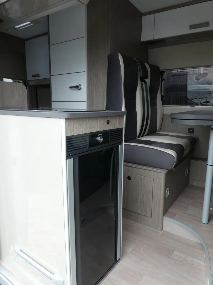 Fahrzeugbild Challenger Van V114S #12