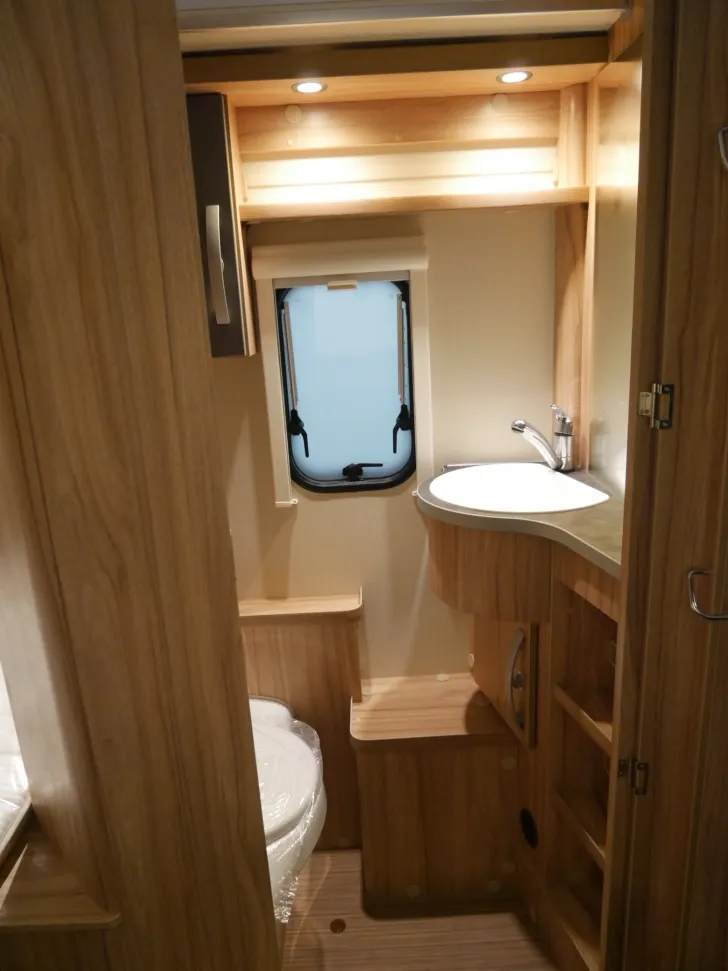 Fahrzeugbild Hymer Eriba Feeling 425 (Autark Markise) #13