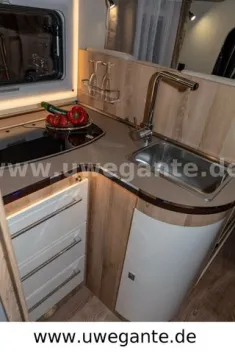 Bild 11 GIOTTILINE Therry T32S Modell 2022 mit Hubbett