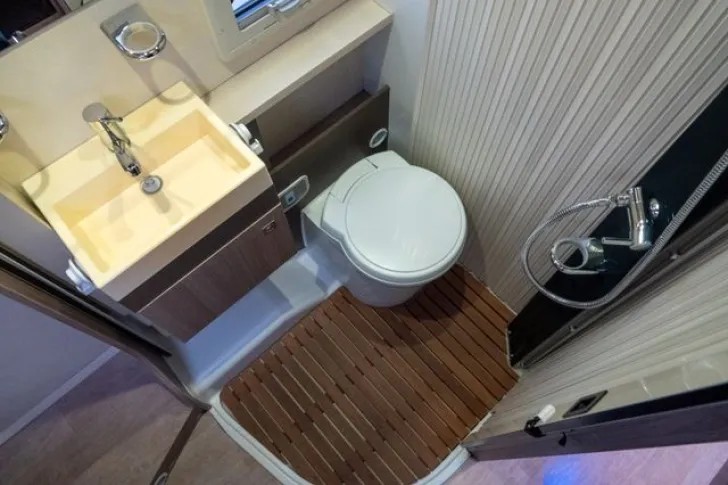 Fahrzeugbild Chausson Korus 638EB*Queensbett*Markise*SAT*TV*Kamera*GFK #16