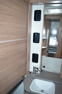 Fahrzeugbild Weinsberg X-CURSION VAN 500 MQ EDITION [PEPPER] elektr.Fußbodenerwärmung #18