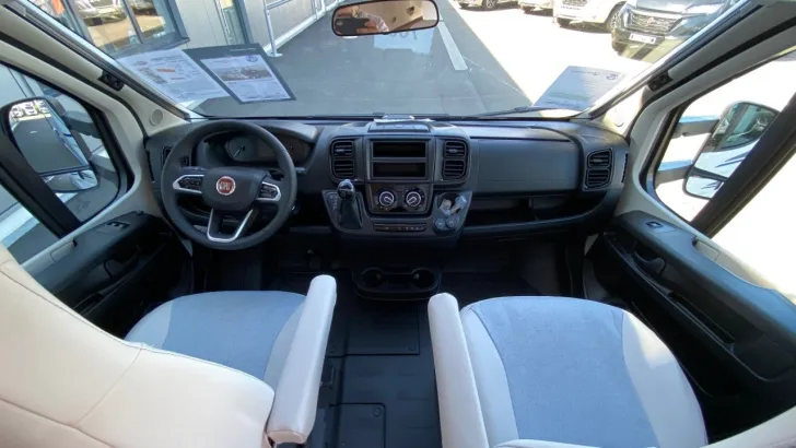 Fahrzeugbild Bürstner Delfin T 690 G #12