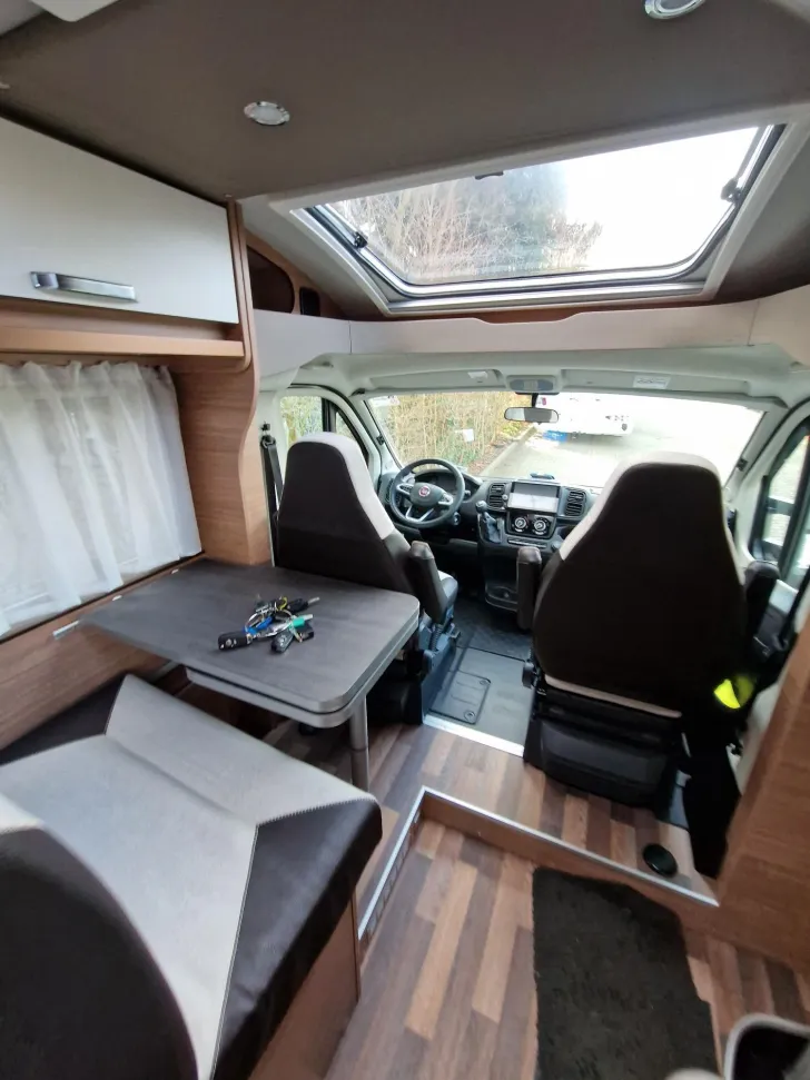 Fahrzeugbild Weinsberg CaraCompact 600 MEG EDITION [PEPPER] #7