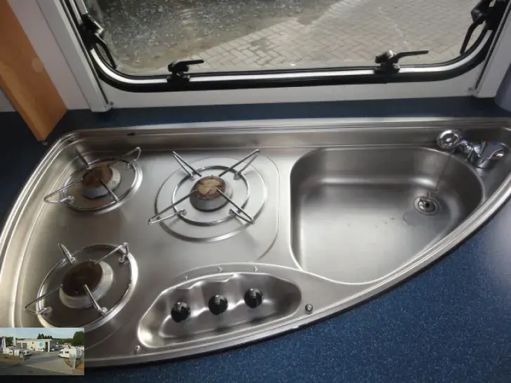 Fahrzeugbild Delta Euroliner 4100 LB Nr. 86 - franz. Bett #10