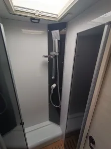 Fahrzeugbild Challenger Teilintegriert 337GA Graphite Ultimate #13