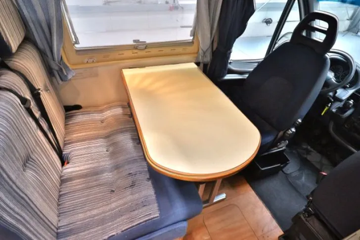 Fahrzeugbild SEA Euro Camp/DPF-Grün/Festbett/Klima/Markise #6