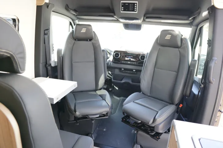 Fahrzeugbild Hymer Camper Van Grand Canyon S CrossOver Mercedes #5