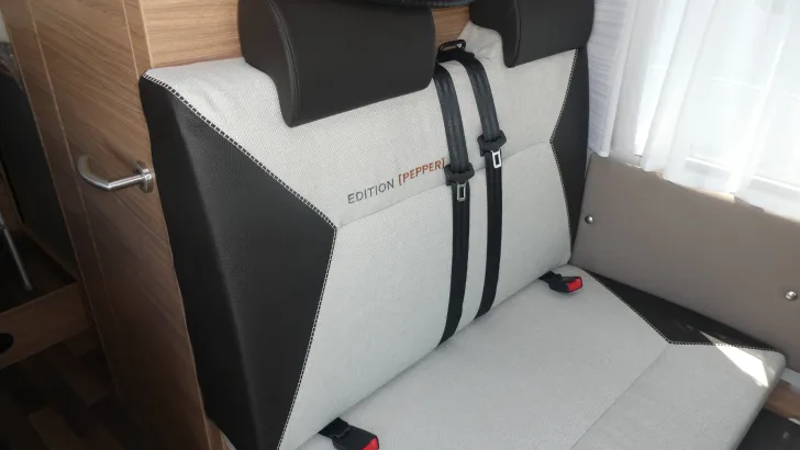 Fahrzeugbild Weinsberg CaraCompact 640 MEG EDITION [PEPPER] #16