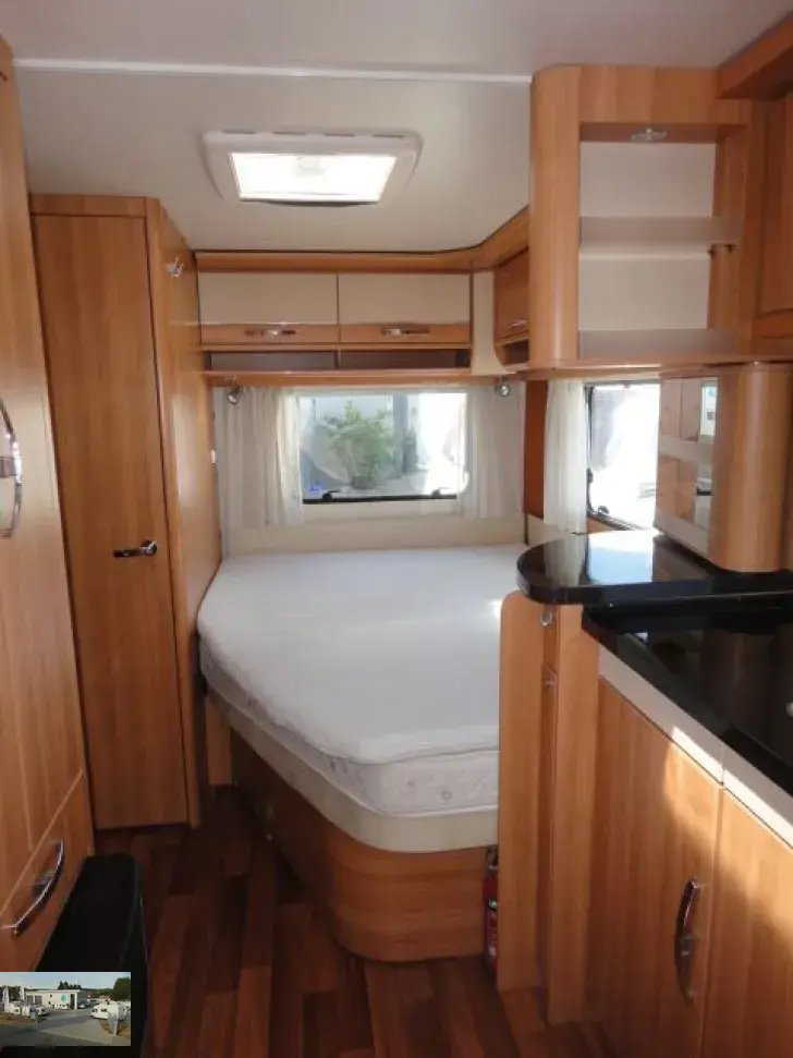 Fahrzeugbild Hymer Eriba Nova GL 545 Nr. 105 - franz. Bett #23