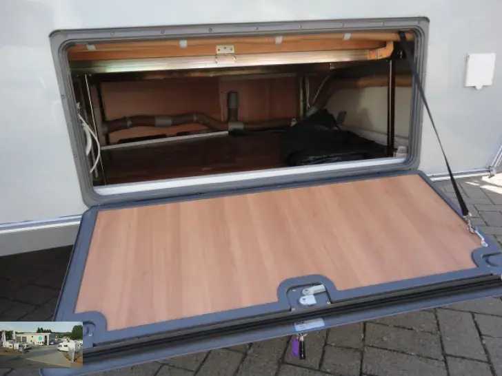 Fahrzeugbild Hymer Eriba Nova GL 545 Nr. 105 - franz. Bett #40