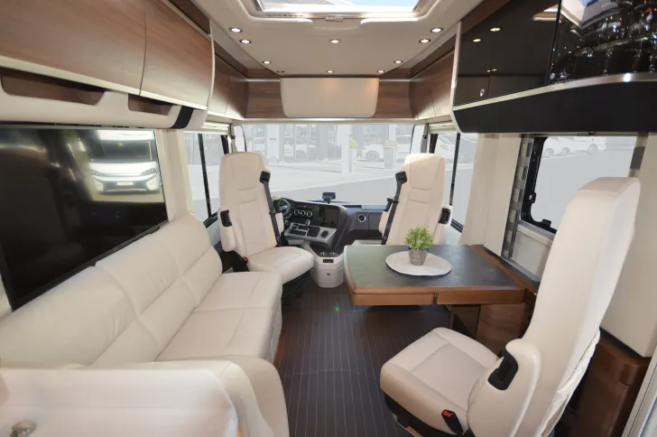 Fahrzeugbild Concorde Charisma 910 MI #5