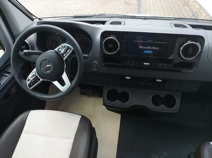 Fahrzeugbild Weinsberg CaraCompact 640 MEG EDITION [PEPPER] Mercedes Automatik #10