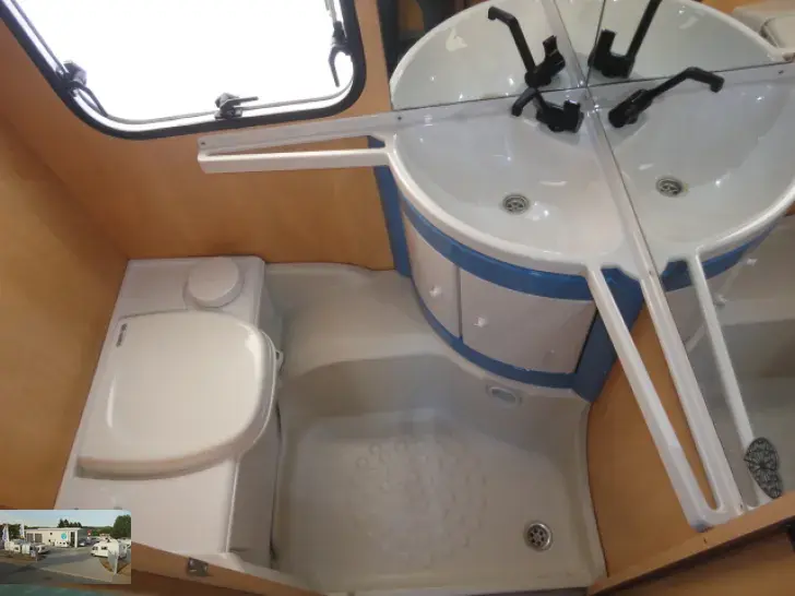 Fahrzeugbild Bürstner Fun 395 TK Nr. 21/ 2-SG/zus. Bett #14