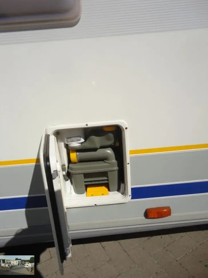 Fahrzeugbild Bürstner Fun 395 TK Nr. 21/ 2-SG/zus. Bett #33