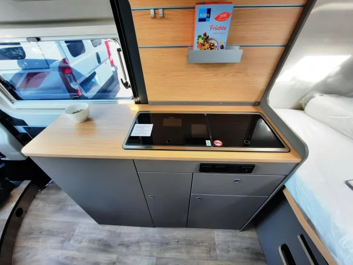 Fahrzeugbild LMC Innovan 600 #12
