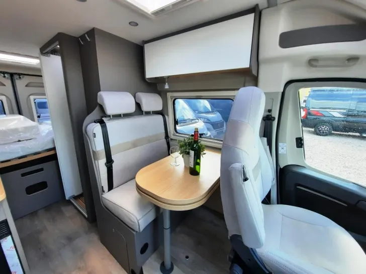 Fahrzeugbild LMC Innovan 600 #7