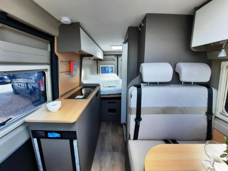 Fahrzeugbild LMC Innovan 600 #5